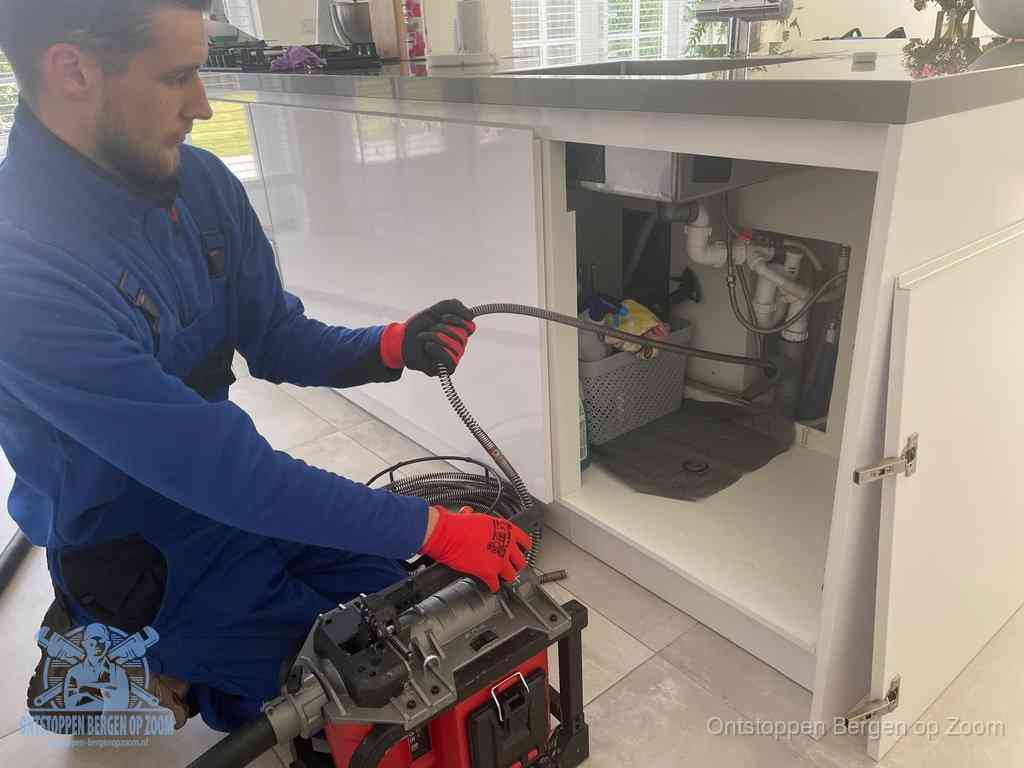 Riool ontstoppen ontstoppingsveer in Bergen op Zoom