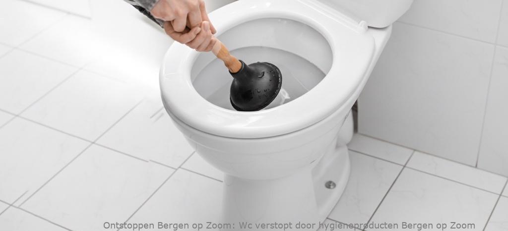Wc verstopt door hygiëneproducten Bergen op Zoom